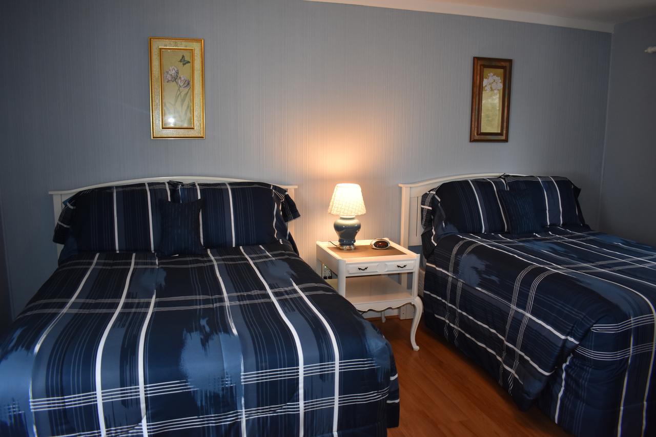 The Stone House Motel & Motor Lodge 타이콘데로가 외부 사진