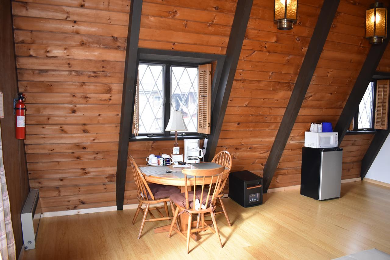 The Stone House Motel & Motor Lodge 타이콘데로가 외부 사진